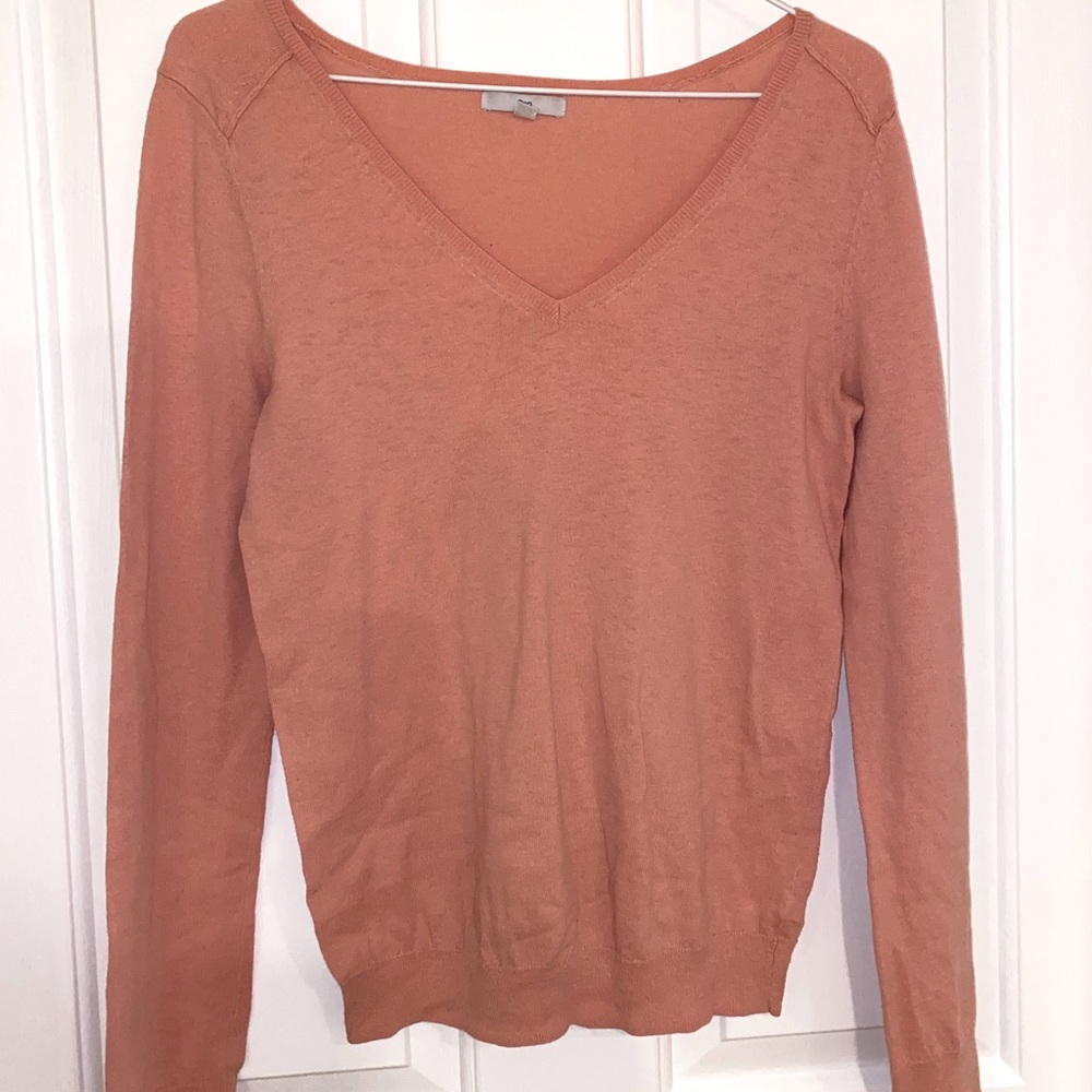 Lightweight light pink sweater